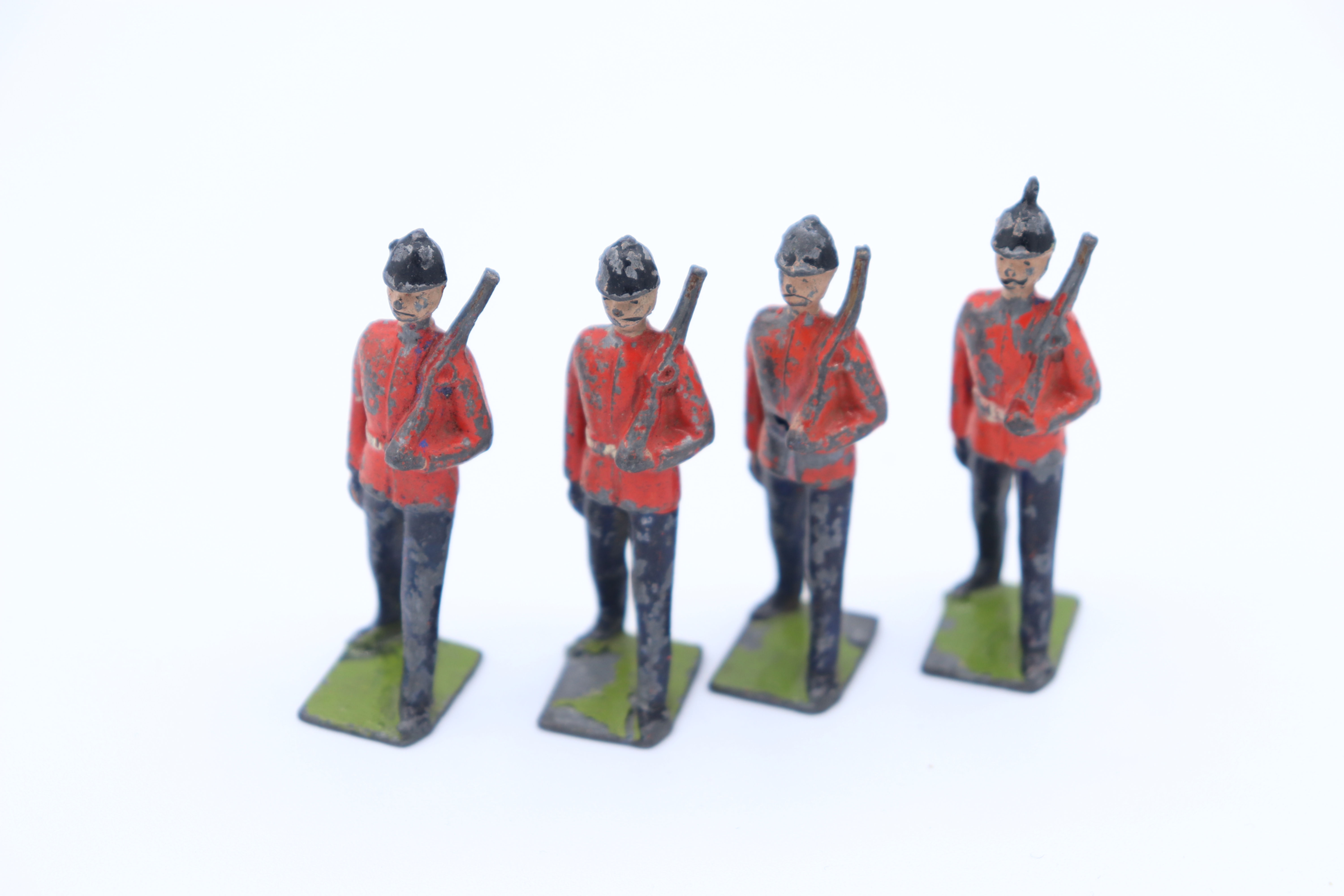 BRITAIN LEAD TOY SOLDIERS SET OF4
