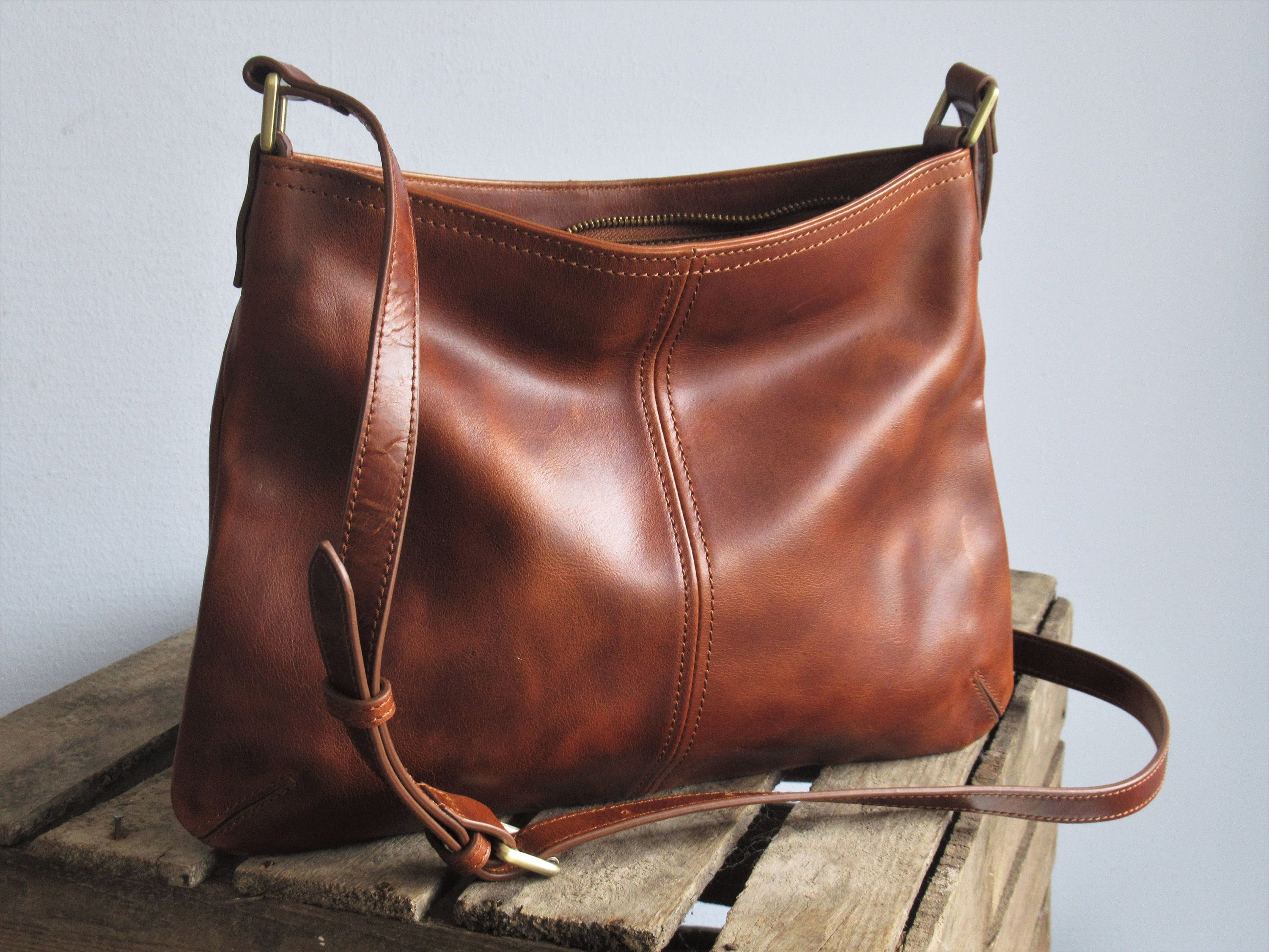 Leather crossbody bag, purse with zipper, small shoulder bag