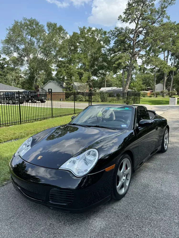 Thumbnail:  2004 Porsche 911