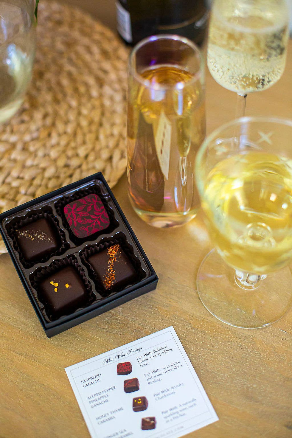 Thumbnail: White Wine Box (4 Pieces)