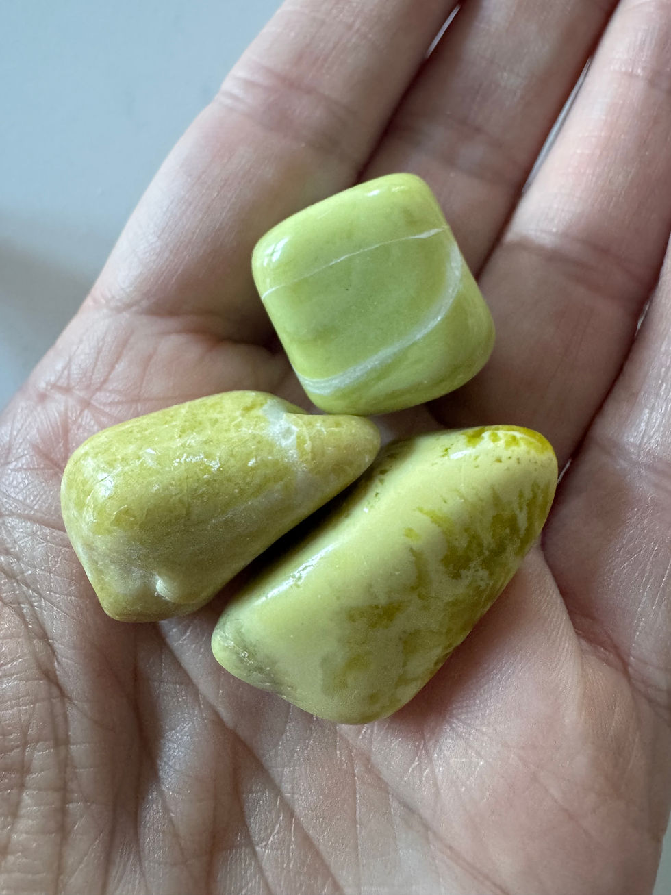 Thumbnail: Serpentine Tumble stones