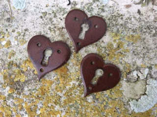 Thumbnail: Rusty Metal Heart Key Escutcheon