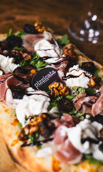 Cialdine personalizzate per pizzerie – pizza con prosciutto, burrata e noci