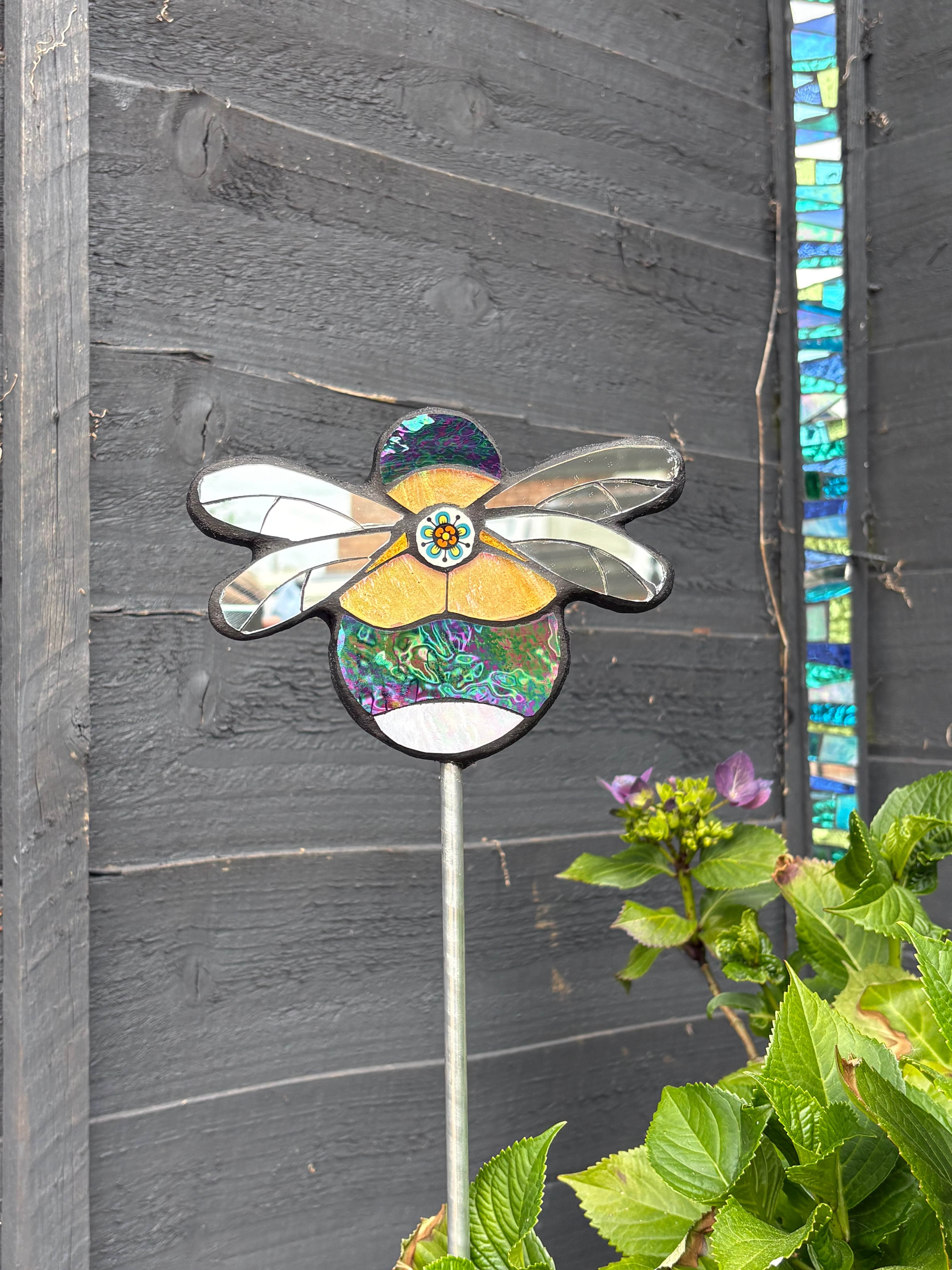 Garden Art Bumblebee with stake