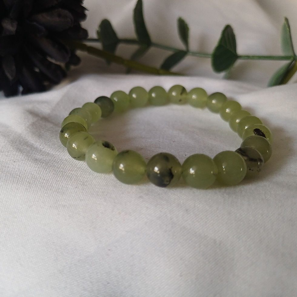 Green jade effect beaded stretch bracelet