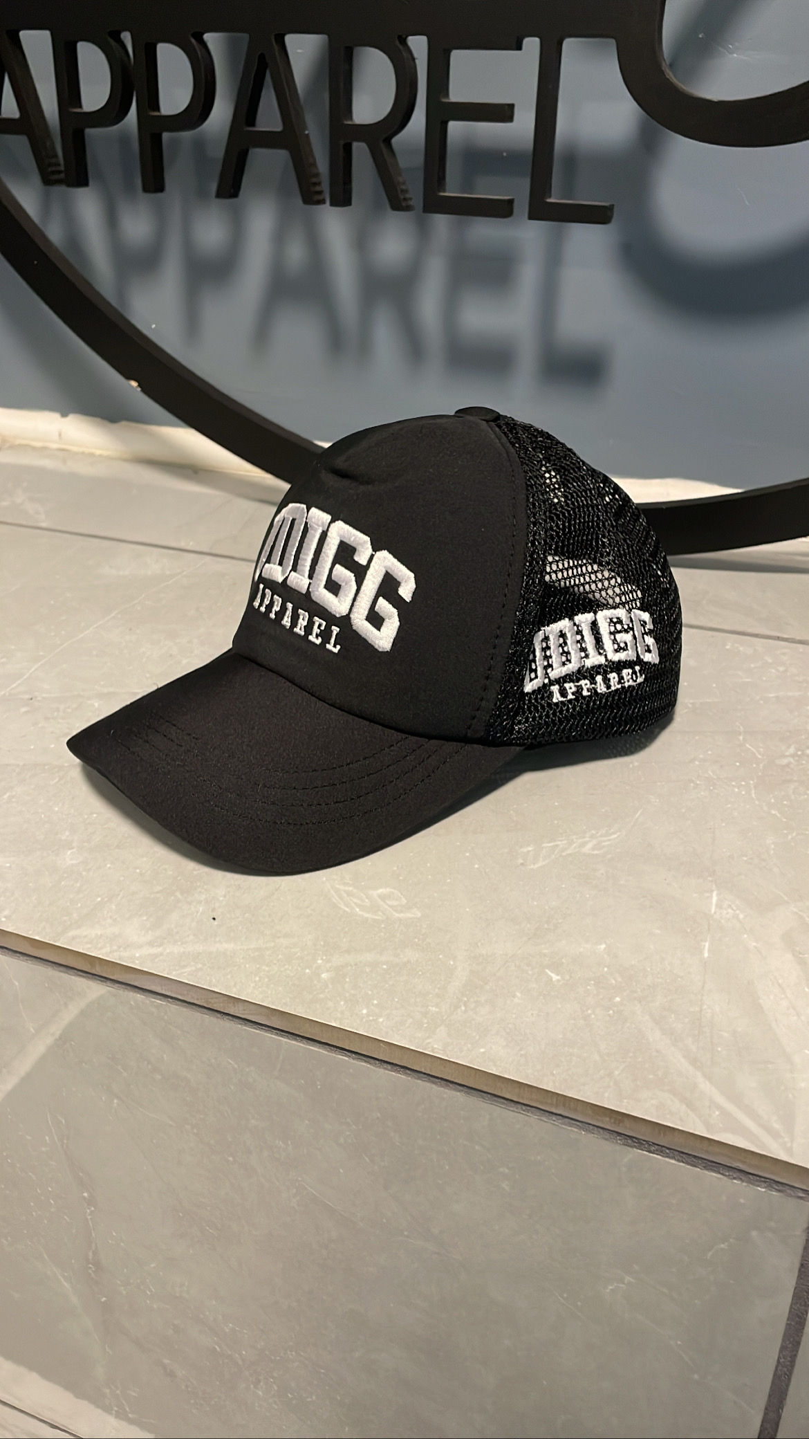 UDIGG APPAREL Signature Logo Trucker 