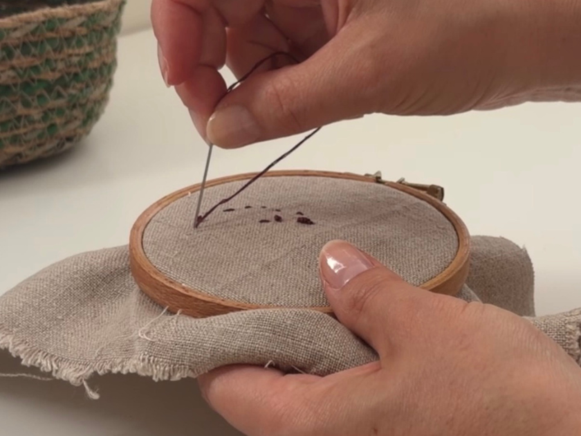 stabbing method of embroidery using embroidery hoop