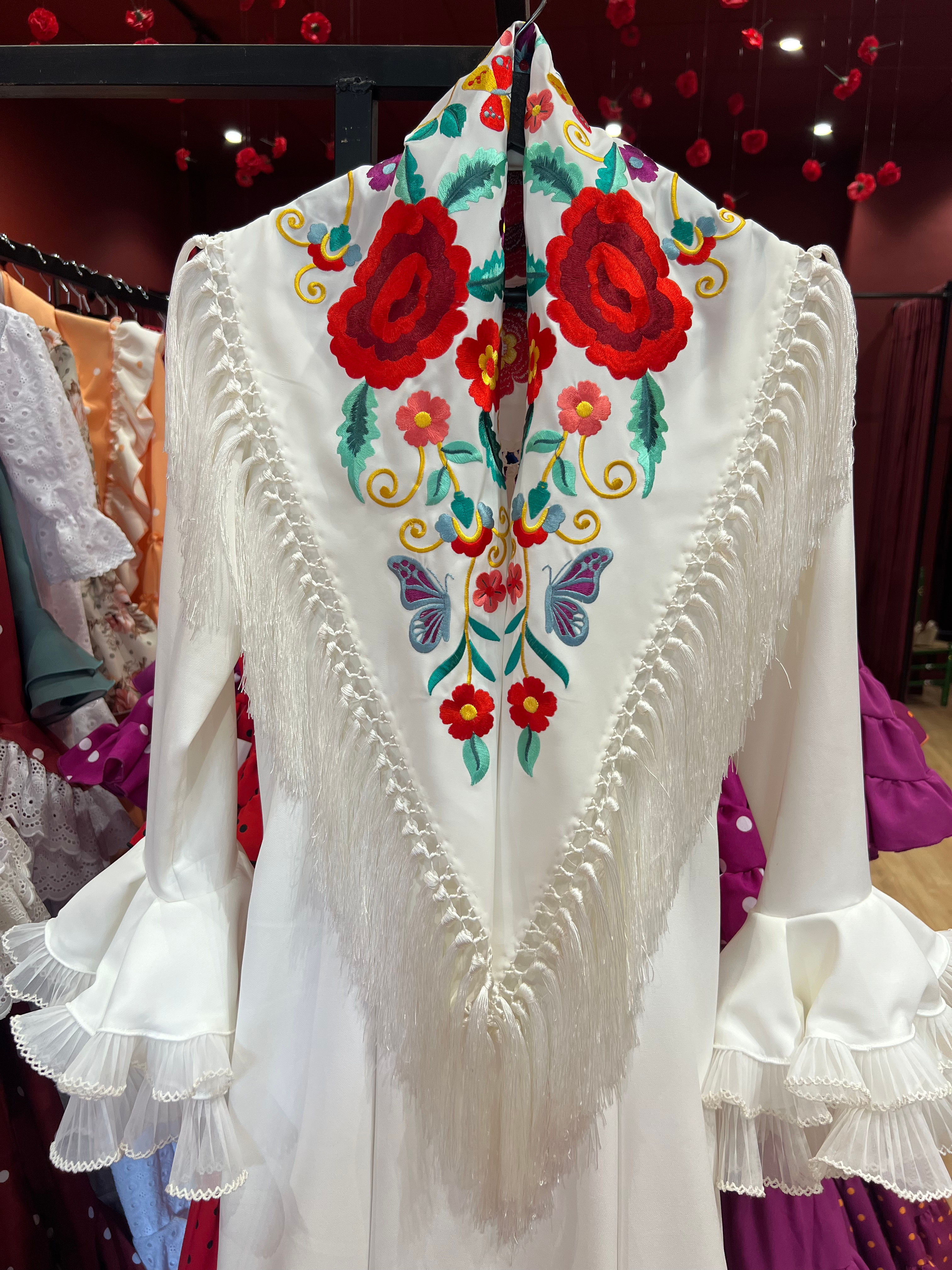 Manton blanco con color 