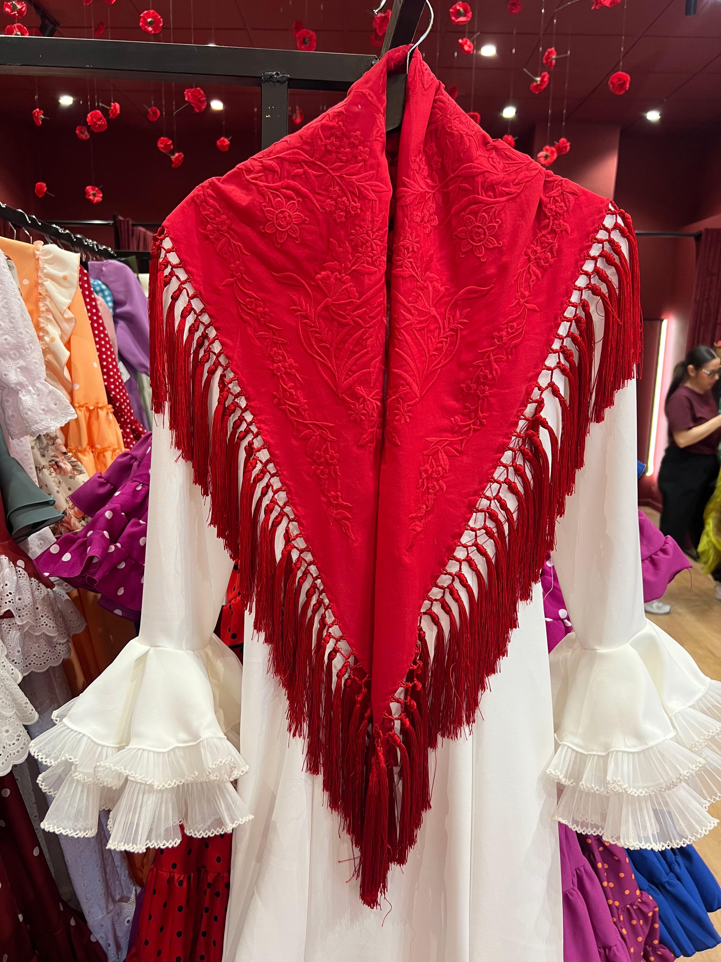 Manton rojo monocolor 