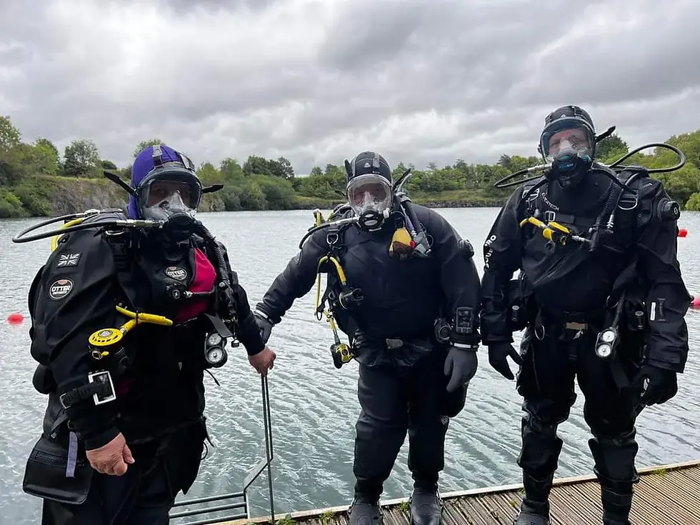 A full face diving group at Bespoke Scuba