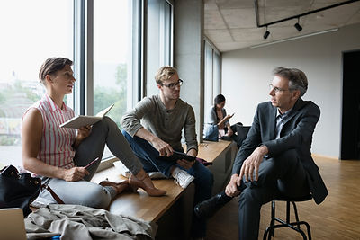 Professeur avec des étudiants