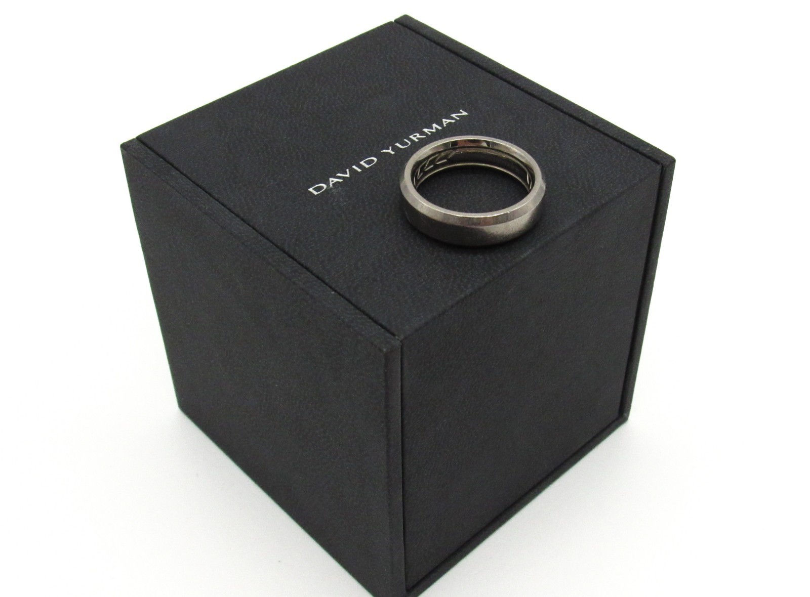 DAVID YURMAN Men's Beveled Titanium Band Ring Size 8.0