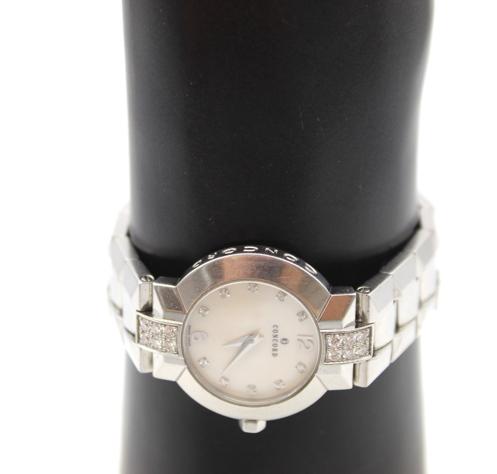 Concord La Scala 26mm 14.G4.1843.S Mop Dial Diamonds Quartz Ladies Watch