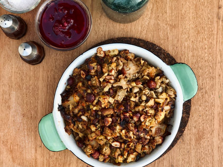 Kålpudding med Alobafärs, höstäpplen och hasselnötter