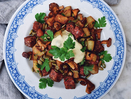 Pyttipanna med råstekt potatis, kantareller, Aloba & dijonnaise