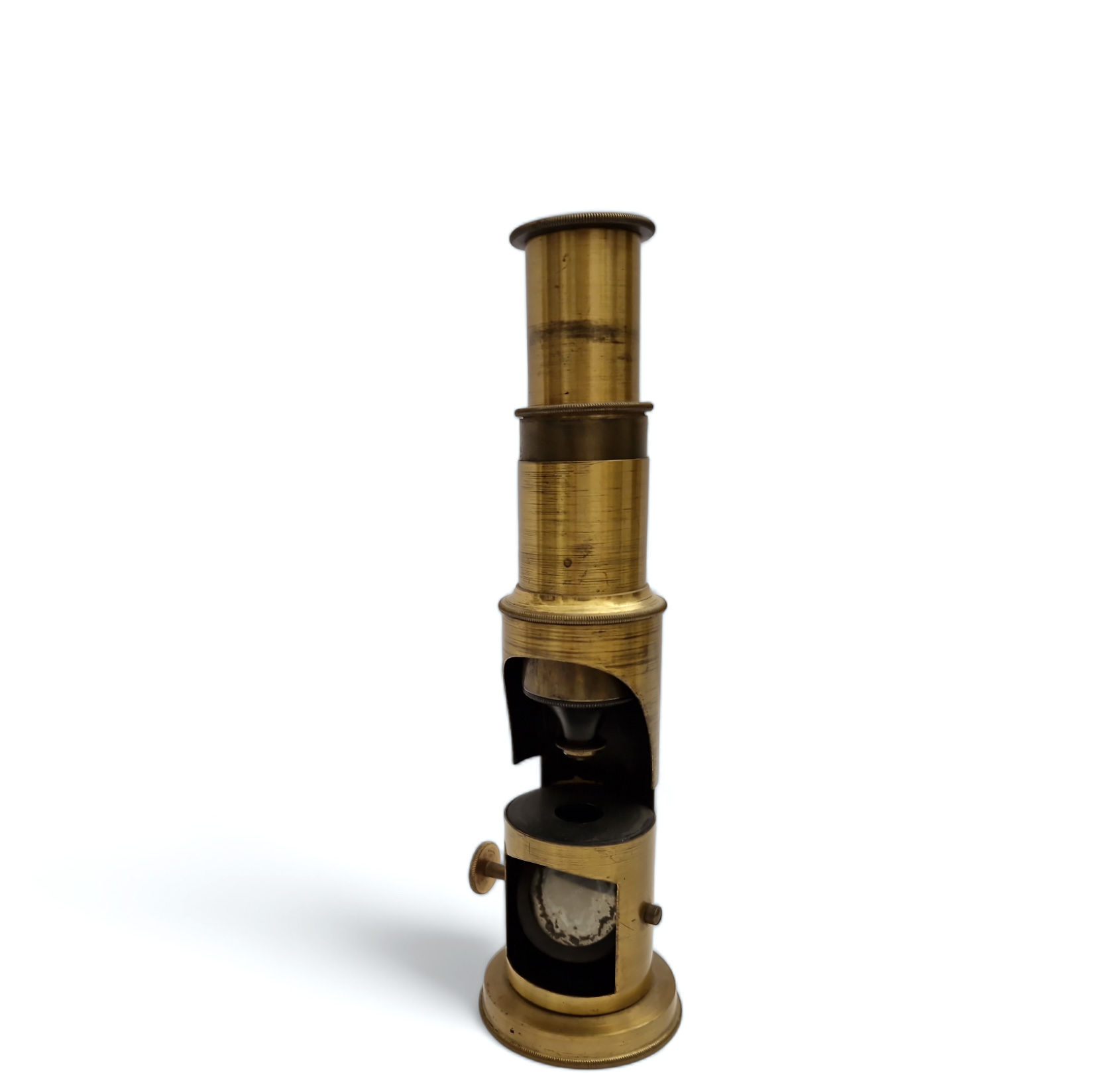 101. Sárgaréz úti mikroszkóp