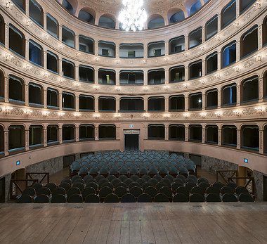 Théâtre Rossini.jpg