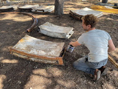 Côme Di Meglio en résidence au centre d'arts plastiques Fernand Léger à Port de Bouc, construction du MycoTemple