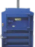 presse-à-déchets-automatique-100-130-bleue-vue-frontale-éjection-sangle