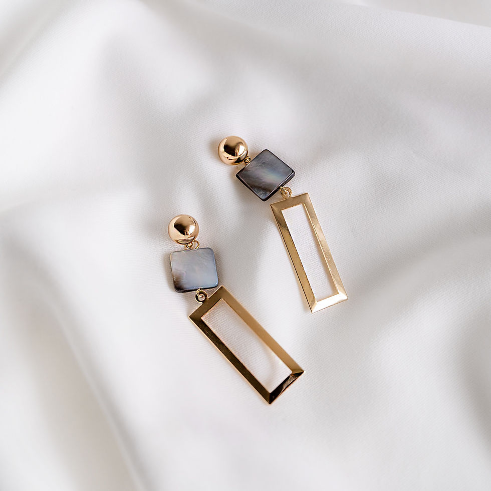 Thumbnail: Mica Pearl Earring