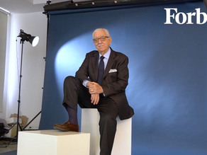 Forbes: Mi Filosofía - Una voz que detiene el tiempo