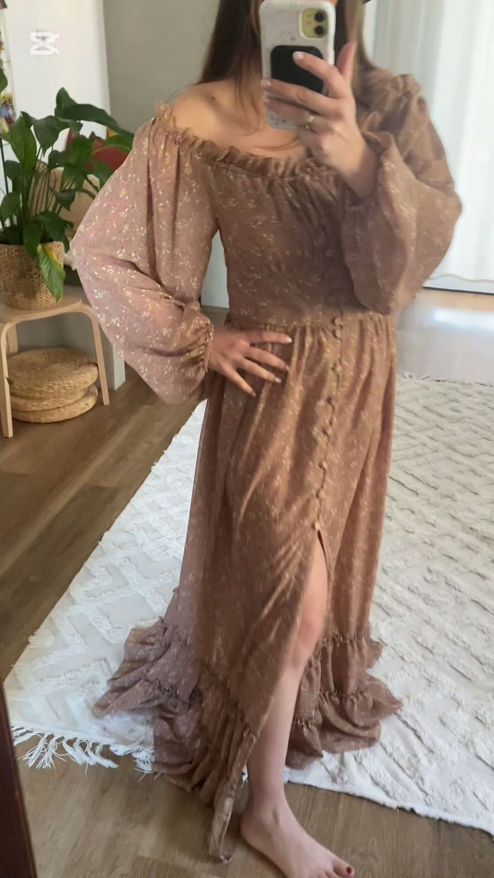 Thumbnail: Spring Miracle gown for maternity and non maternity photoshoot