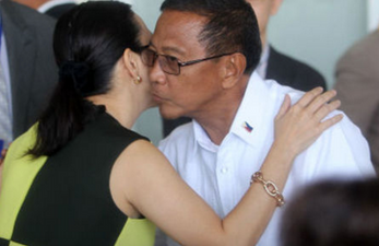 Sen. Grace at VP Binay, nangungunang tunay, pero...