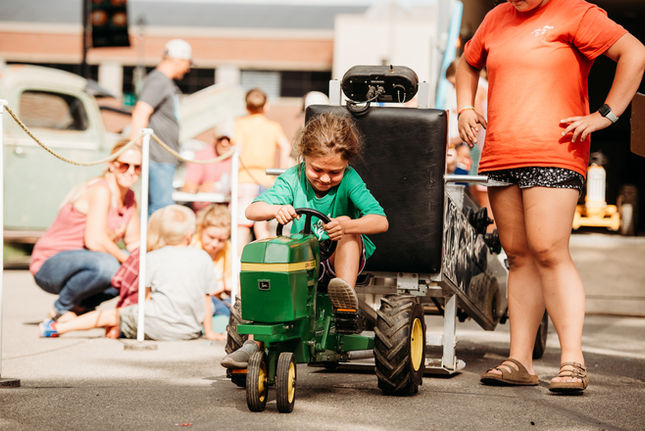 Tractor Pedal Pull-99.jpg