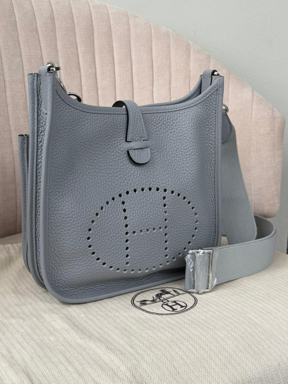 Thumbnail: Hermes Evelyn E23 Full Handmade