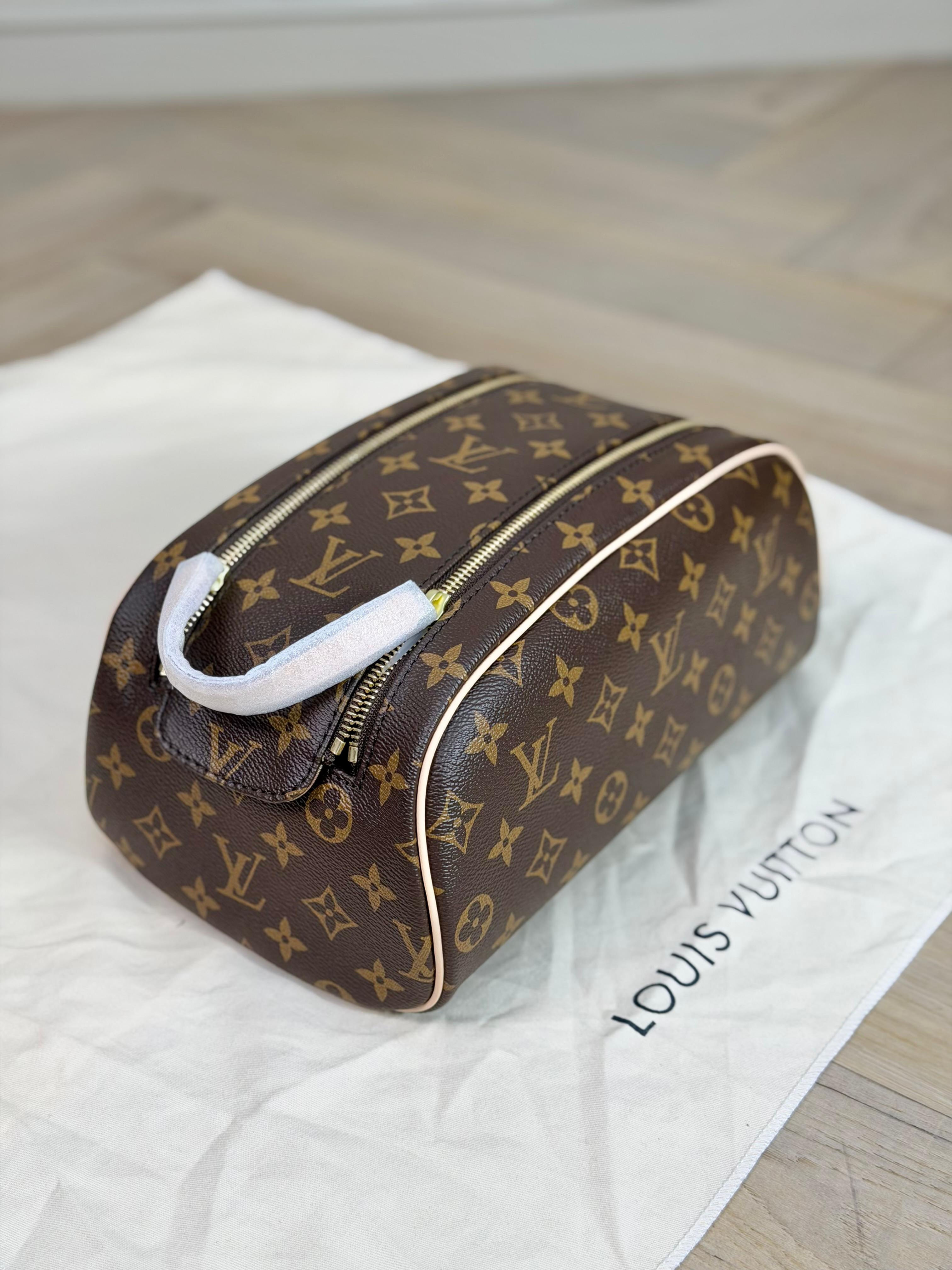 Louis Vuitton Dopp kit Monogram List Natural - Brown