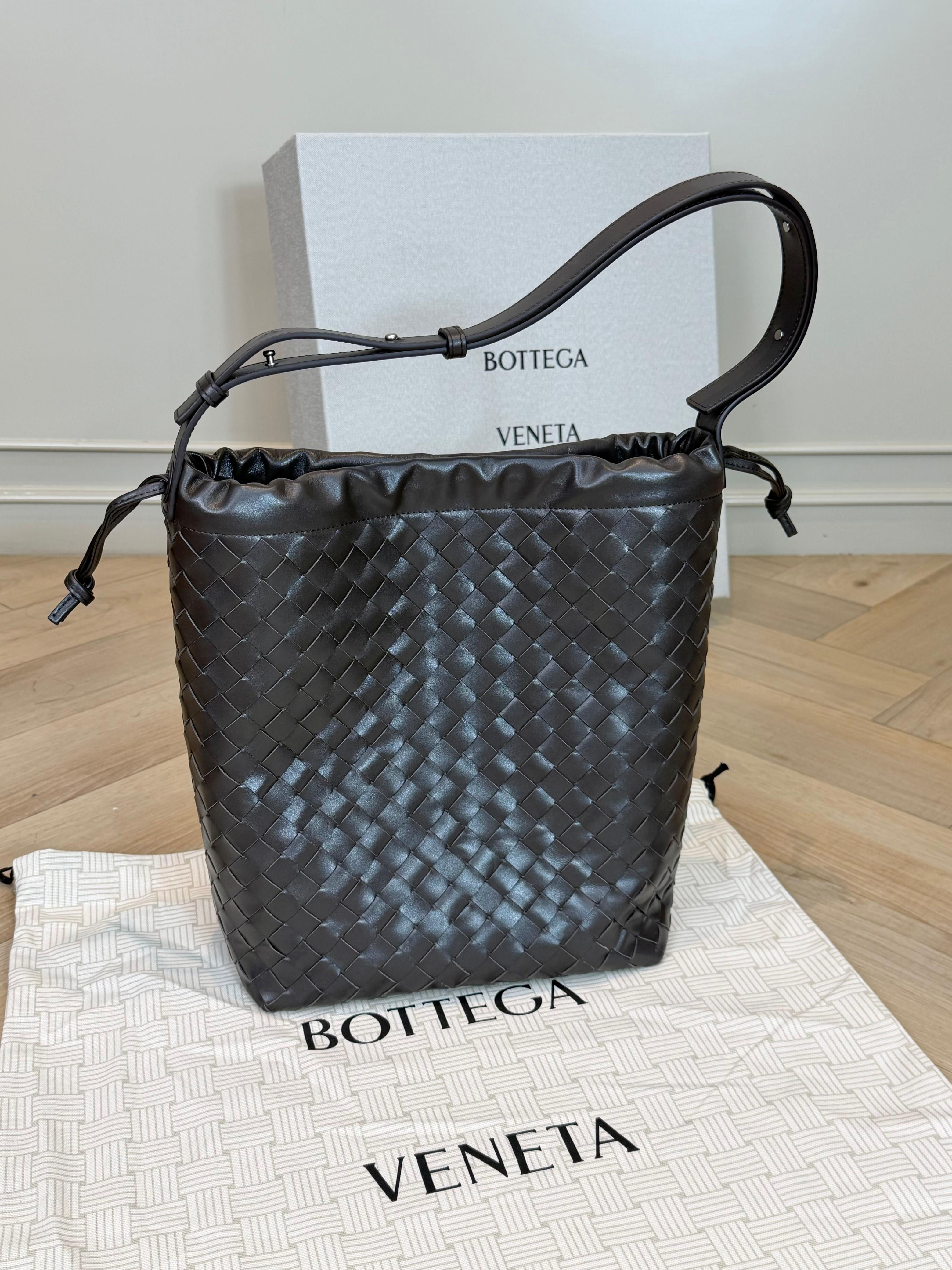 Bottega Veneta Bucket Intrecciato