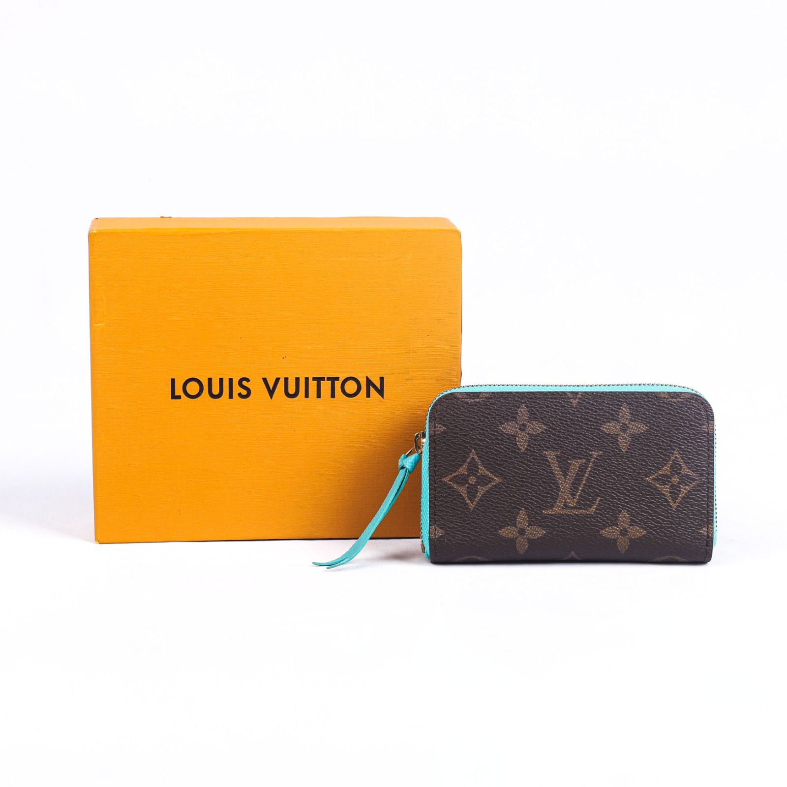 Louis Vuitton Round Zipp Monogram -Tosca