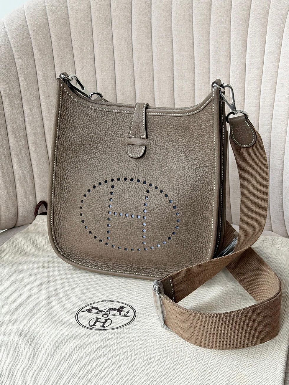 Thumbnail: Hermes Evelyn E23 Full Handmade