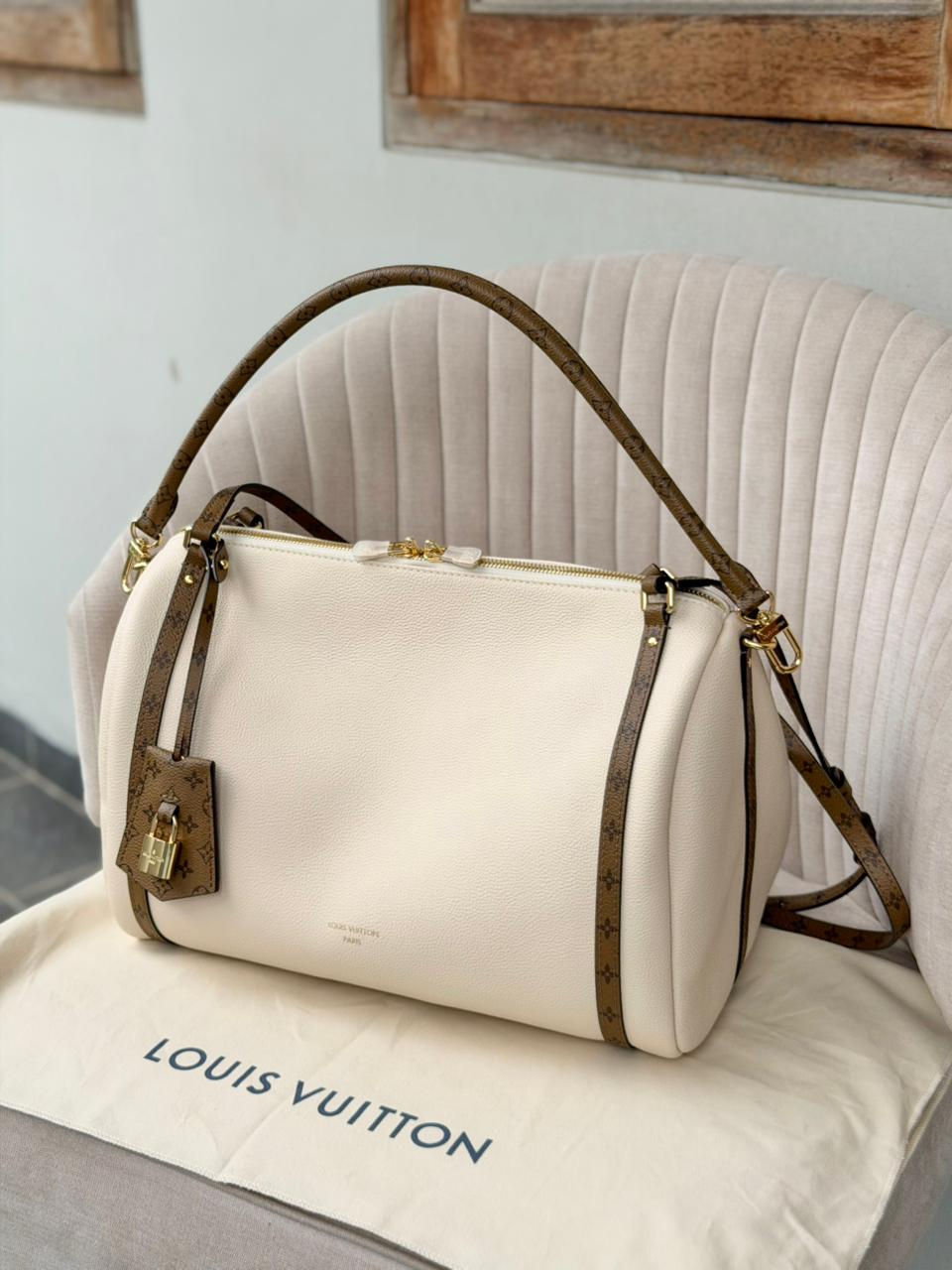 Thumbnail: Louis Vuitton Express MM Grained Leather