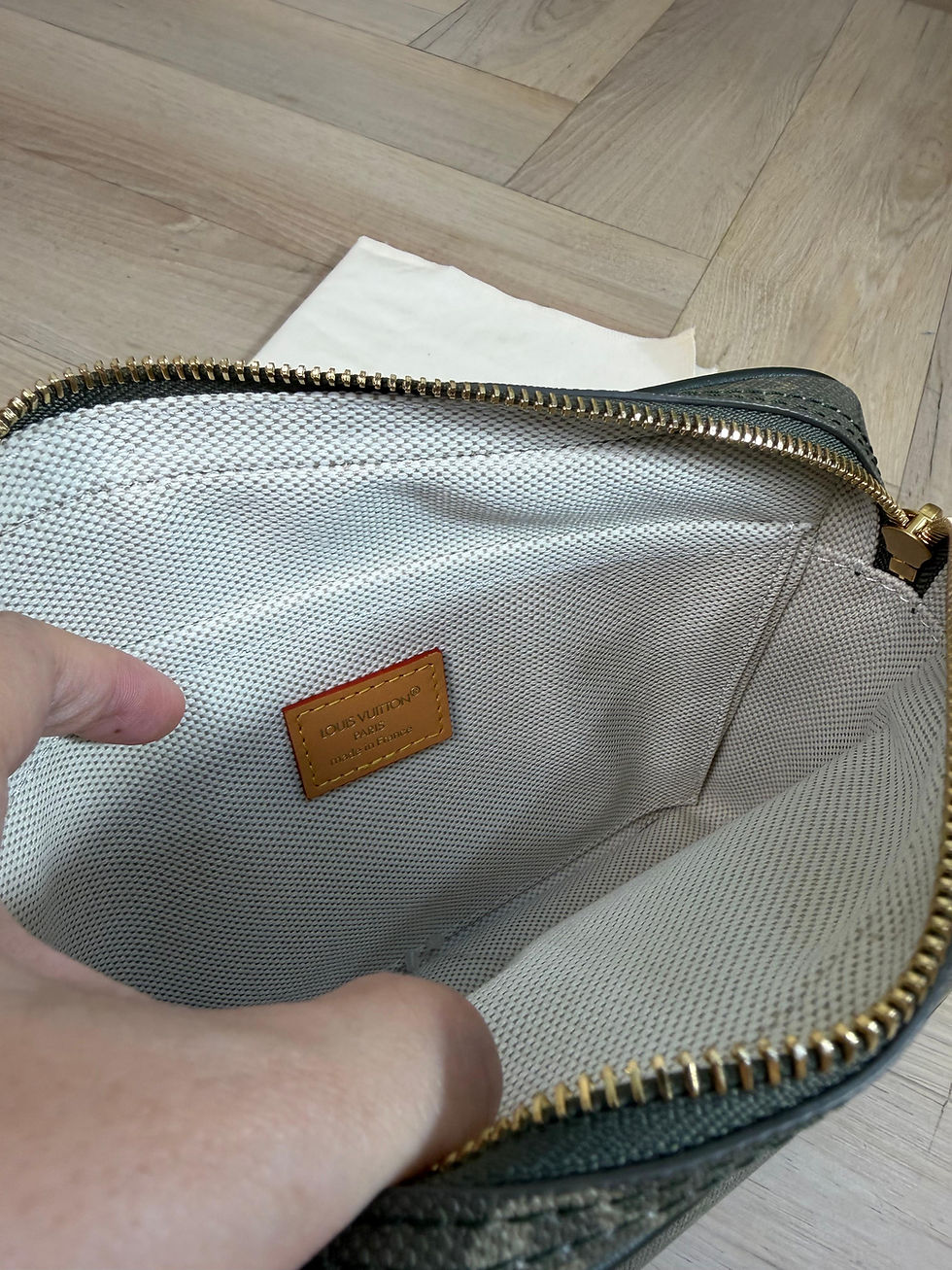 Thumbnail: Louis Vuitton Nil Monogram Surplus