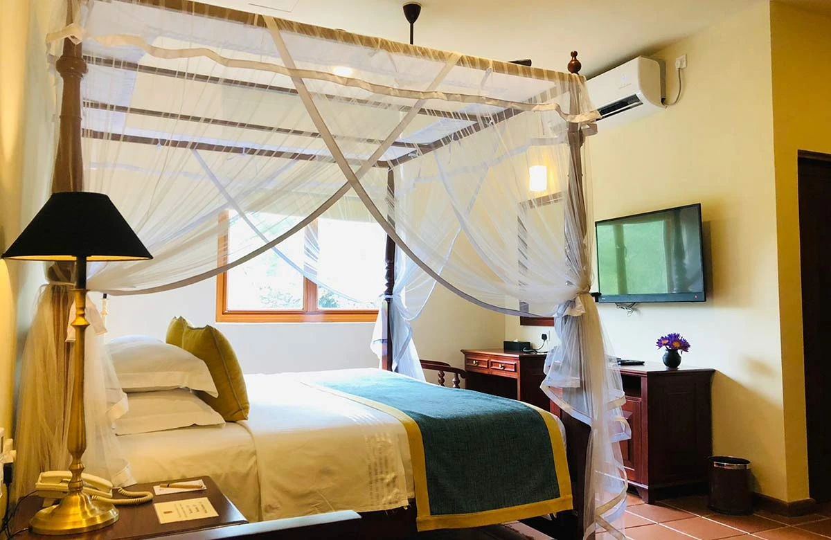 Deluxe-Room-1200x780-1.webp