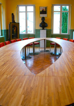 Agencement de bureau professionnel avec mobilier bois sur mesure à Bordeaux Gironde