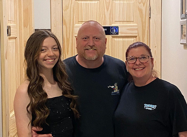 Mike, Michelle and Bella Munson