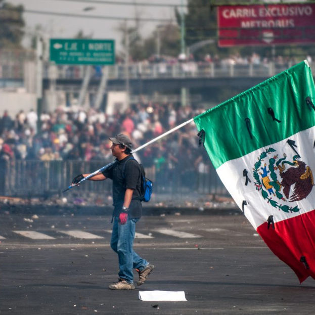 Principio de la política y el tiempo
(Un mexicano que el tiempo perdía)