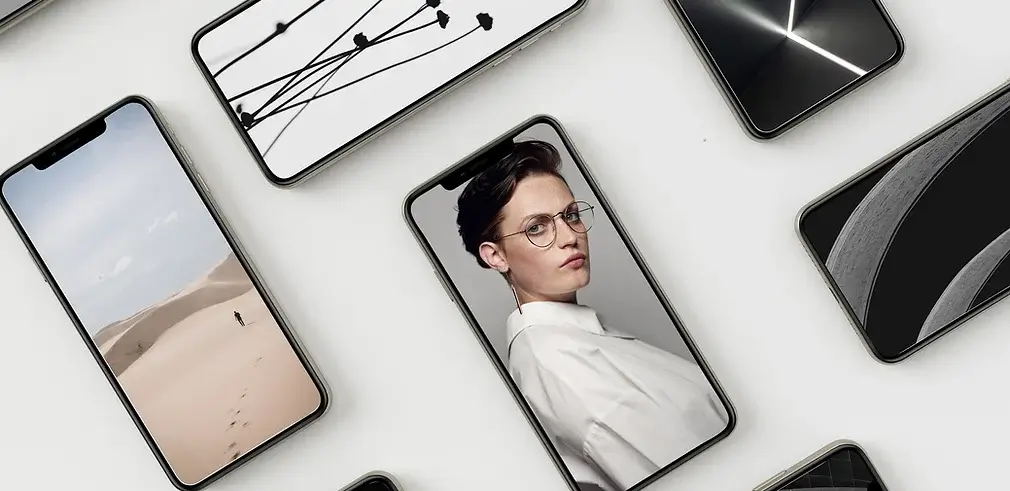 Bildet av flere mobiler med ulike motiver