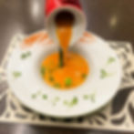 Crema de tomate con albahaca