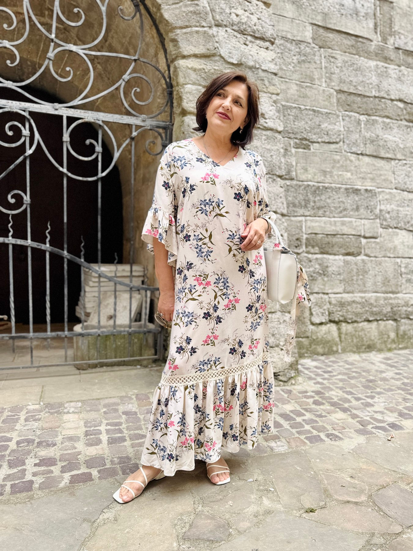 Сукня штапель, квіти на пастельному