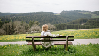 Mindfulness Neden Fark Etmekle Başlar ve Bu Nasıl Gerçek Bir Değişime Dönüşür?