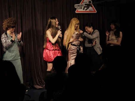 私底下幽默的人,在舞台上滑鐵盧的原因之一:沒有人幫你鋪墊前提