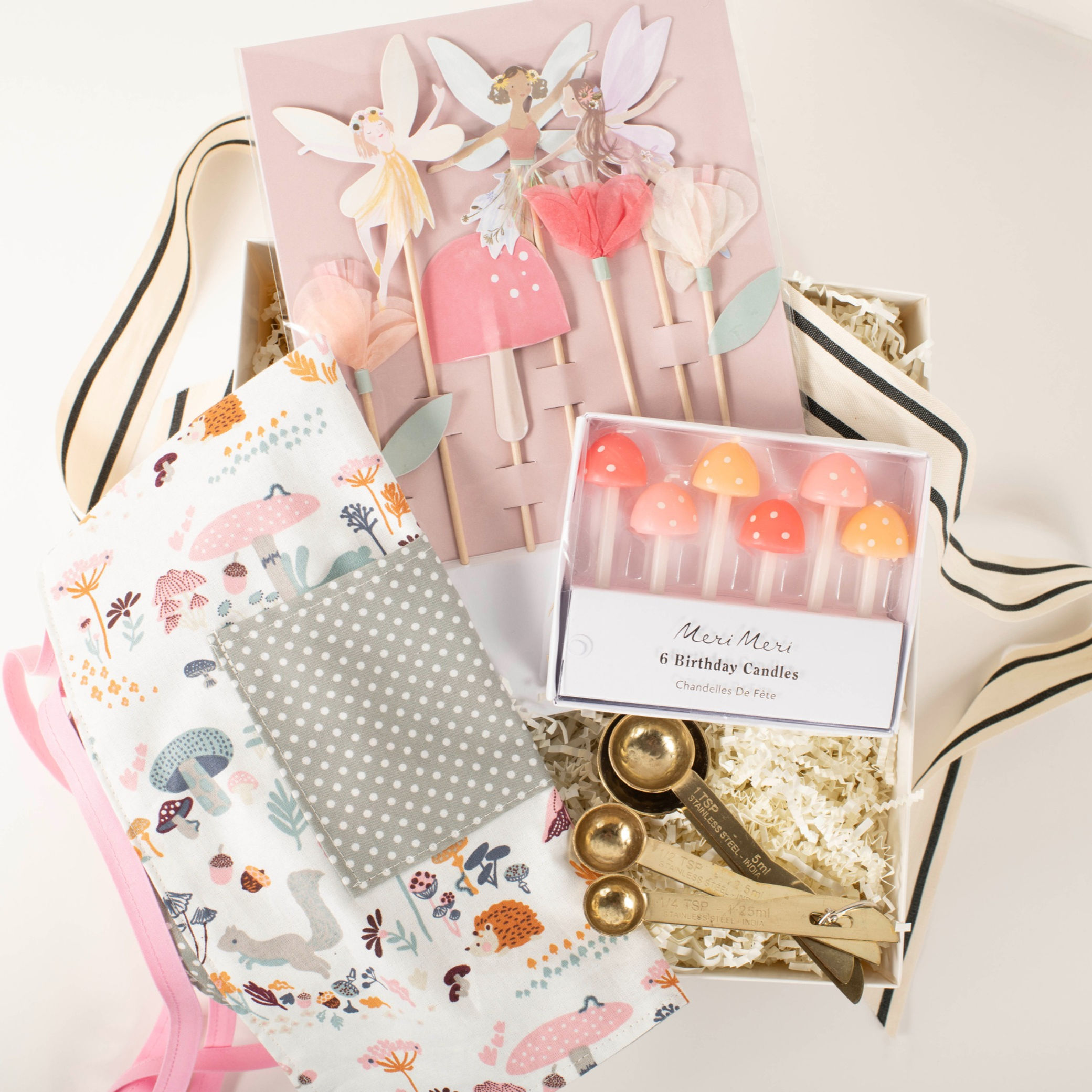 Little Baker Gift Box. It is the perfect gift for bakers who are just starting out. Children's Gift Boxes.