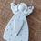 Miniature : Ange de Noël poétique à suspendre – Figurine épurée avec ailes et cœur – Lien en