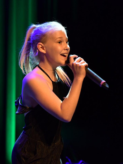 Photo_by_sven_Star_ljuva_toner_Agnes_Fri