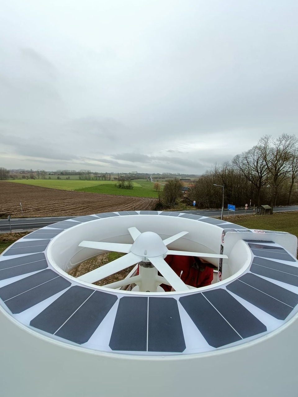 Omniflow Sustainable solution with solar and wind power