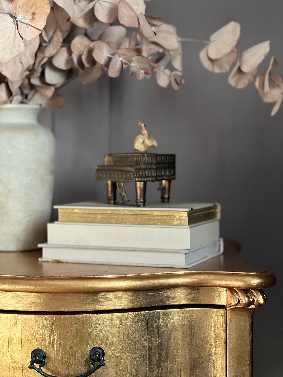 Thumbnail: The Oro Sidetable