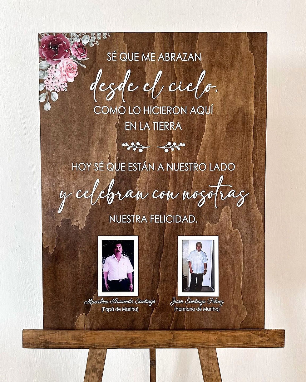 Miniatura: Memorial grande con fotos